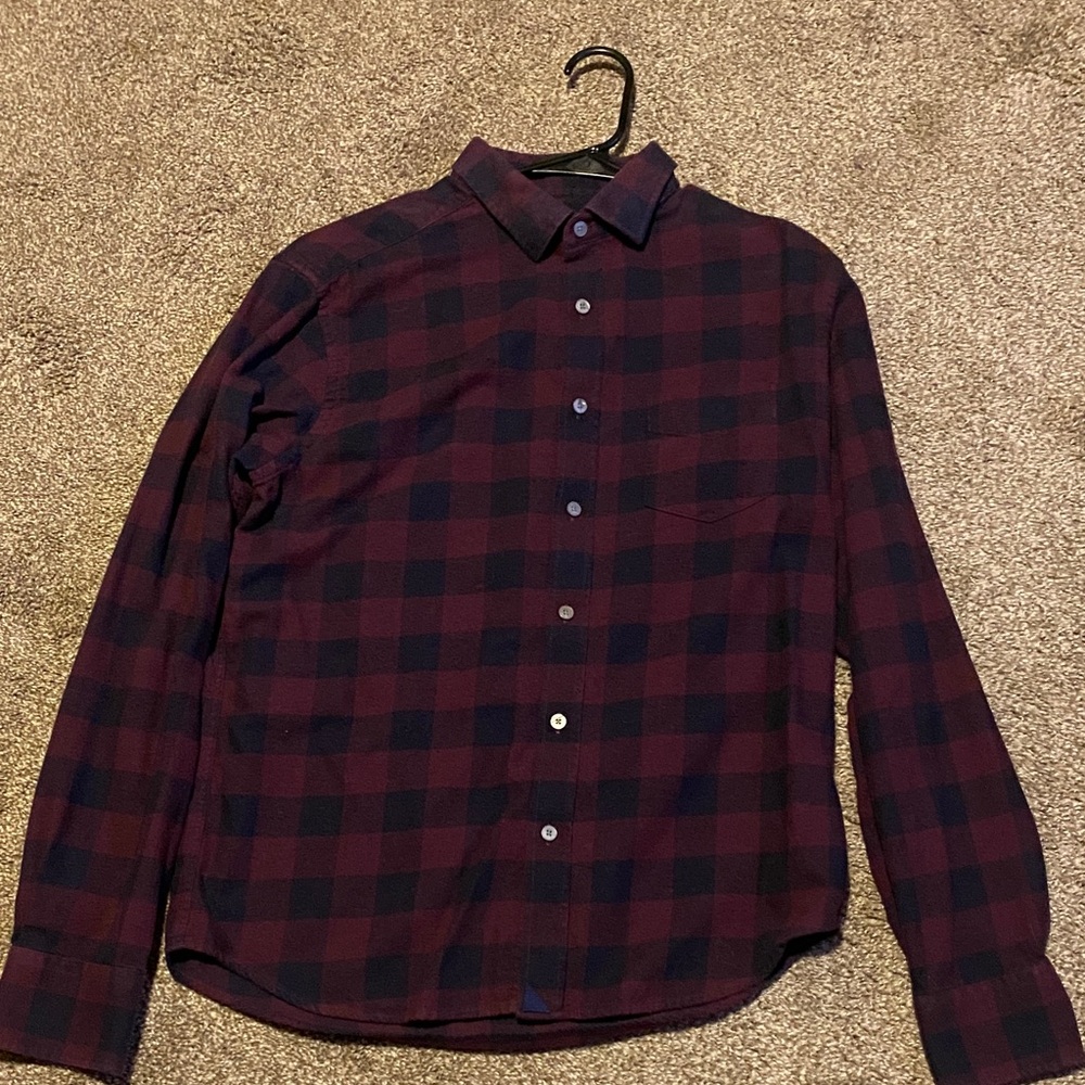 Untuckit Plaid Black And Burgundy Flannel
